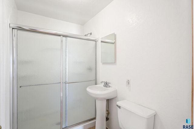 1120 N Summit Ave Avenue, Sioux Falls, SD 57104