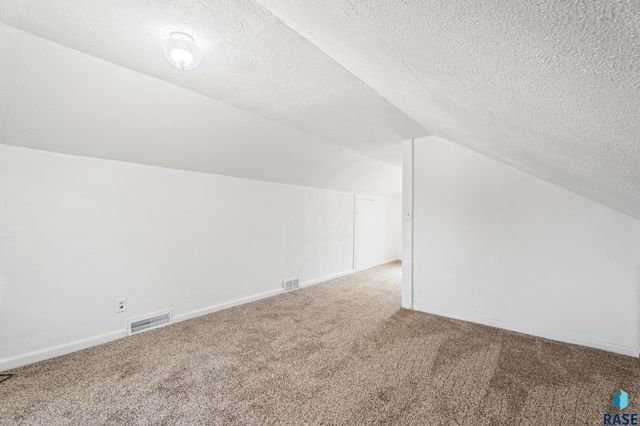 1120 N Summit Ave Avenue, Sioux Falls, SD 57104