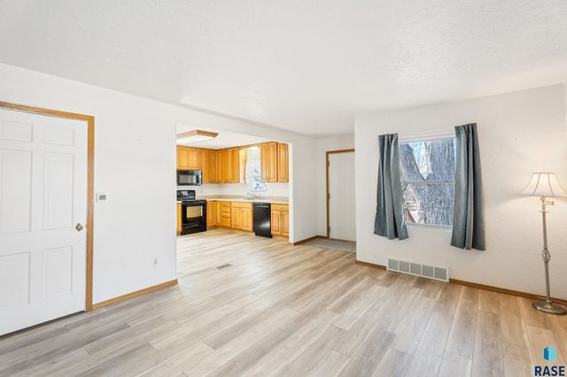 1120 N Summit Ave Avenue, Sioux Falls, SD 57104