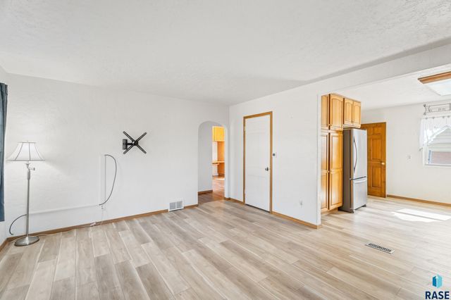 1120 N Summit Ave Avenue, Sioux Falls, SD 57104