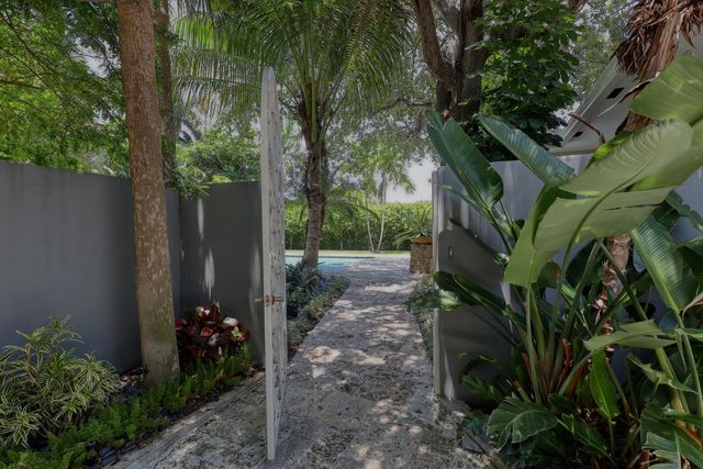 1635 Seabreeze Boulevard, Fort Lauderdale, FL 33316