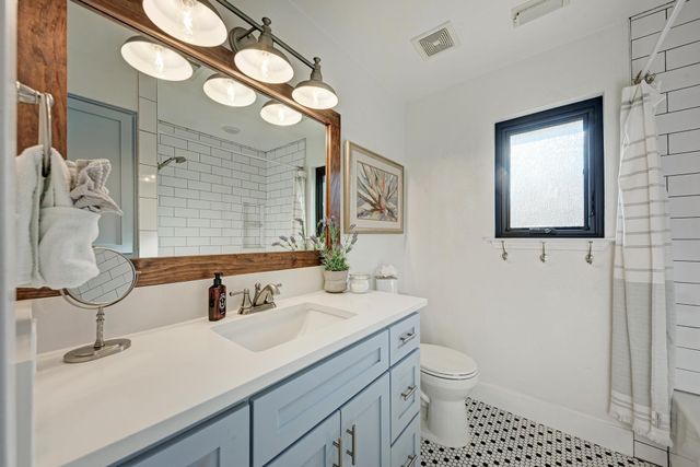 255 Glasscock RD, Liberty Hill, TX 78642