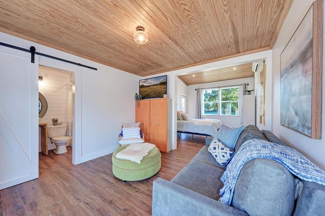 255 Glasscock RD, Liberty Hill, TX 78642