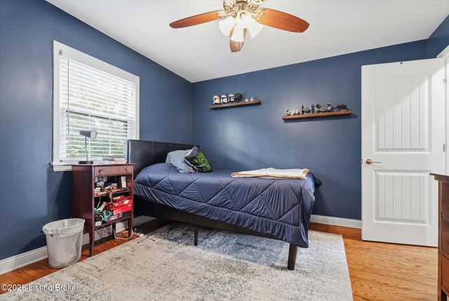1007 Corn Island Ct, Louisville, KY 40207