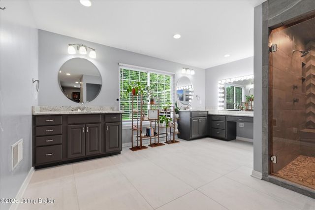 1007 Corn Island Ct, Louisville, KY 40207