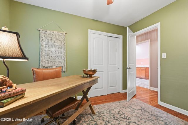 1007 Corn Island Ct, Louisville, KY 40207