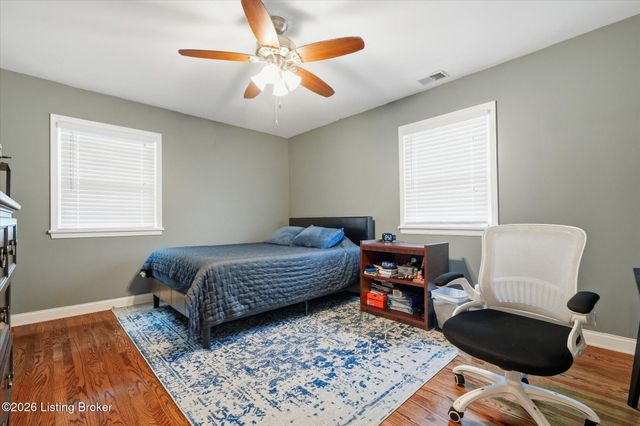 1007 Corn Island Ct, Louisville, KY 40207