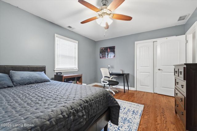 1007 Corn Island Ct, Louisville, KY 40207