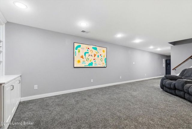 1007 Corn Island Ct, Louisville, KY 40207