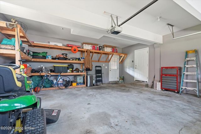 1007 Corn Island Ct, Louisville, KY 40207
