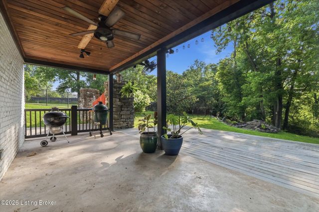 1007 Corn Island Ct, Louisville, KY 40207