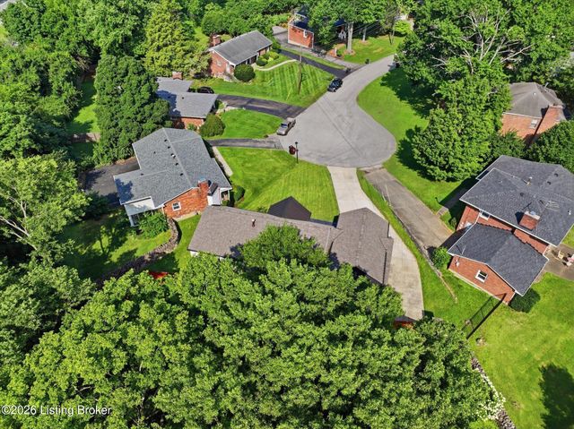 1007 Corn Island Ct, Louisville, KY 40207