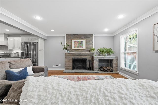 1007 Corn Island Ct, Louisville, KY 40207
