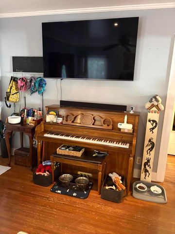 839 N Orange Drive, Los Angeles, CA 90038