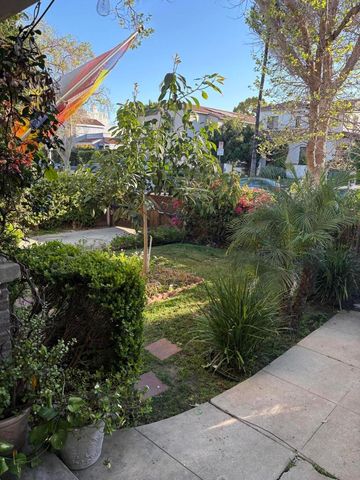 839 N Orange Drive, Los Angeles, CA 90038