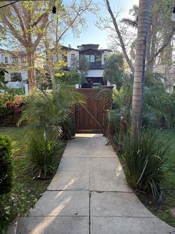 839 N Orange Drive, Los Angeles, CA 90038