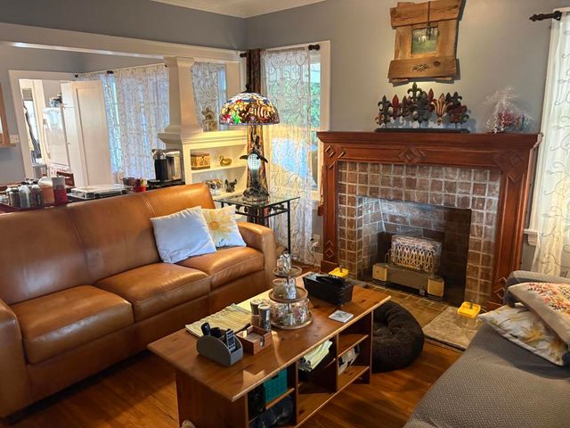 839 N Orange Drive, Los Angeles, CA 90038