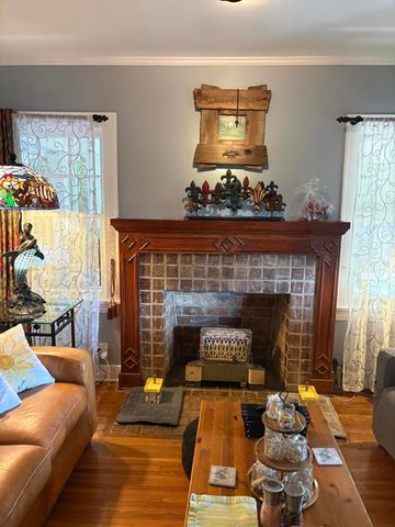 839 N Orange Drive, Los Angeles, CA 90038