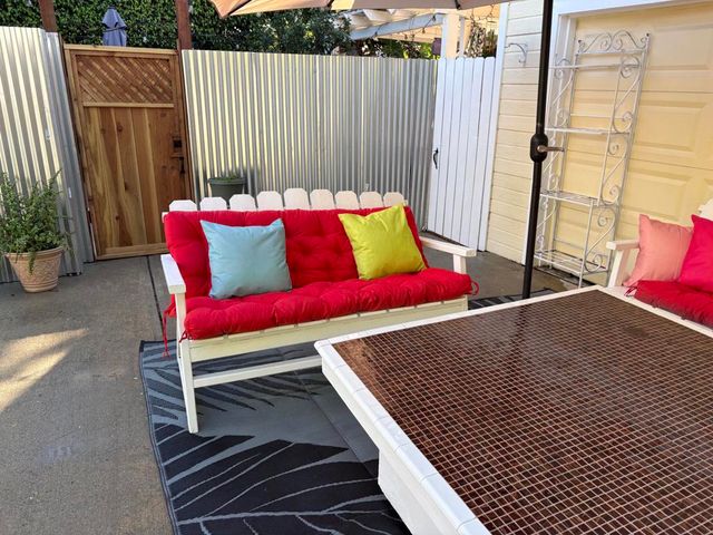 839 N Orange Drive, Los Angeles, CA 90038