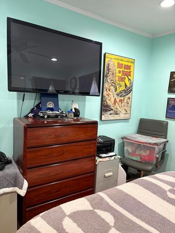 839 N Orange Drive, Los Angeles, CA 90038