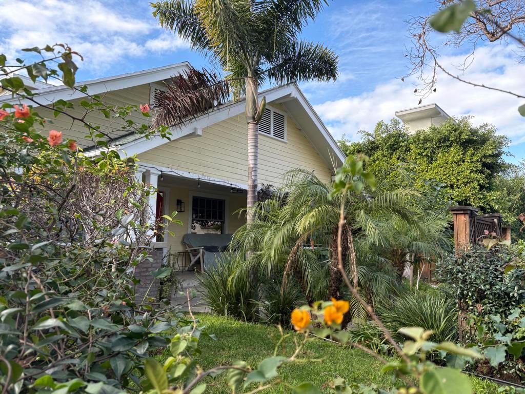 839 N Orange Drive, Los Angeles, CA 90038