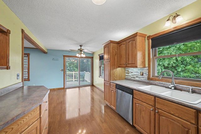 2288 Phylis Court E, Maplewood, MN 55119