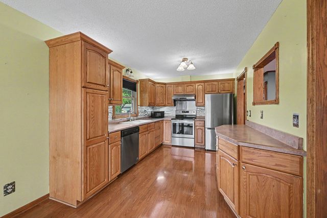 2288 Phylis Court E, Maplewood, MN 55119