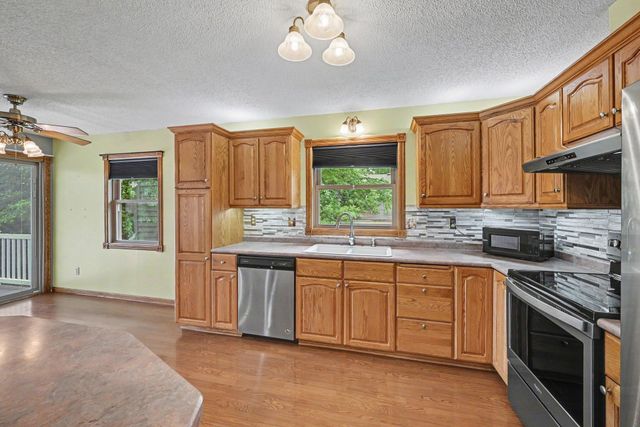 2288 Phylis Court E, Maplewood, MN 55119