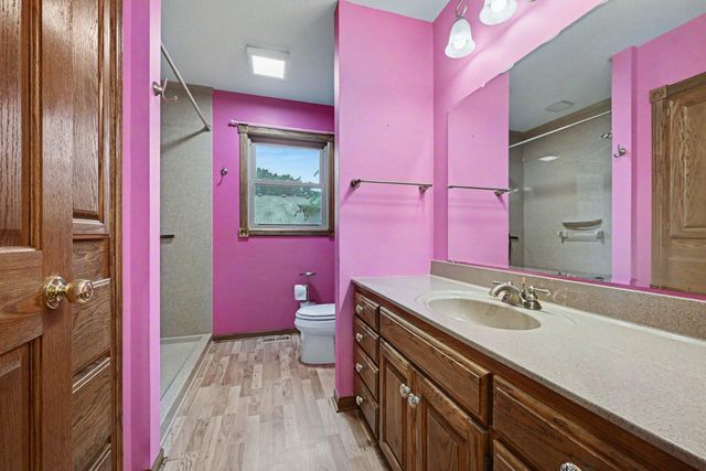 2288 Phylis Court E, Maplewood, MN 55119