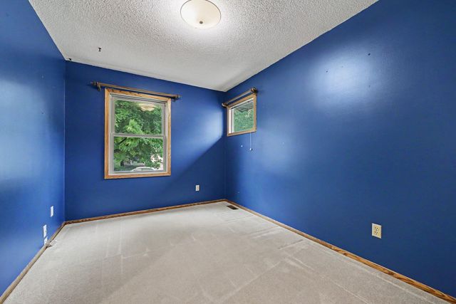 2288 Phylis Court E, Maplewood, MN 55119