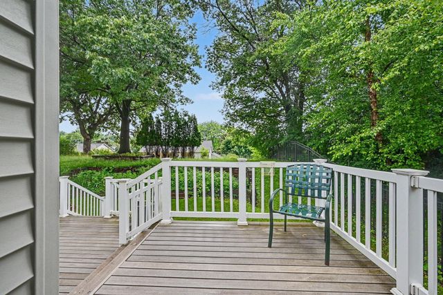2288 Phylis Court E, Maplewood, MN 55119