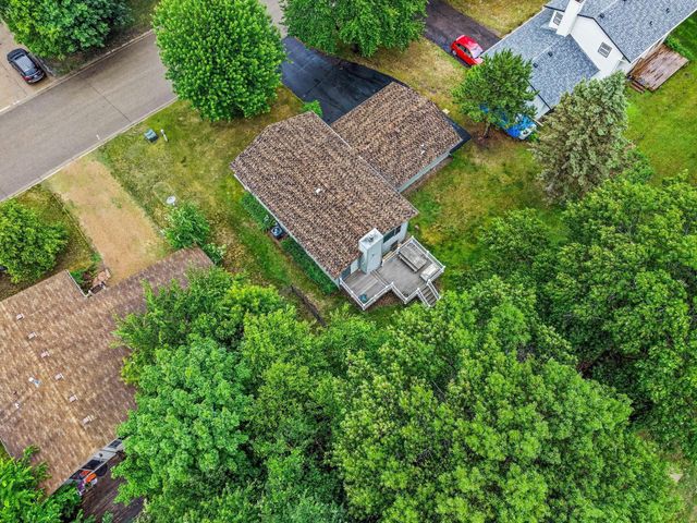 2288 Phylis Court E, Maplewood, MN 55119