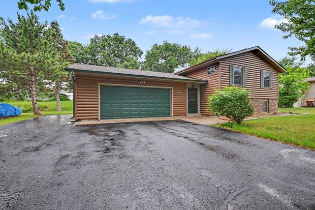 2288 Phylis Court E, Maplewood, MN 55119