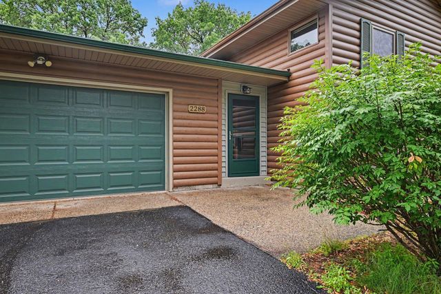 2288 Phylis Court E, Maplewood, MN 55119