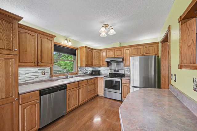 2288 Phylis Court E, Maplewood, MN 55119