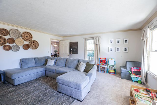 735 Christa Dr, Paducah, KY 42003