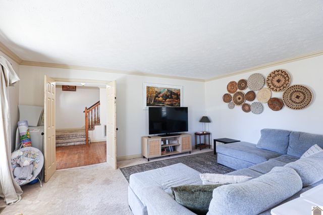 735 Christa Dr, Paducah, KY 42003