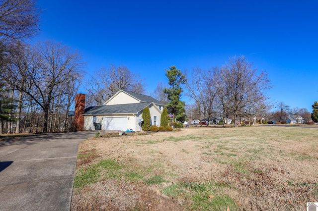 735 Christa Dr, Paducah, KY 42003