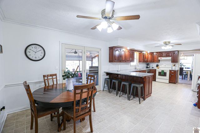 735 Christa Dr, Paducah, KY 42003