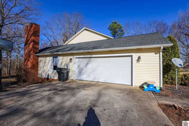 735 Christa Dr, Paducah, KY 42003