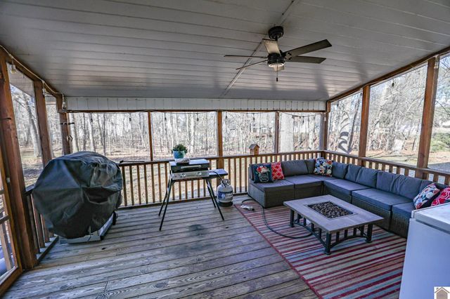 735 Christa Dr, Paducah, KY 42003