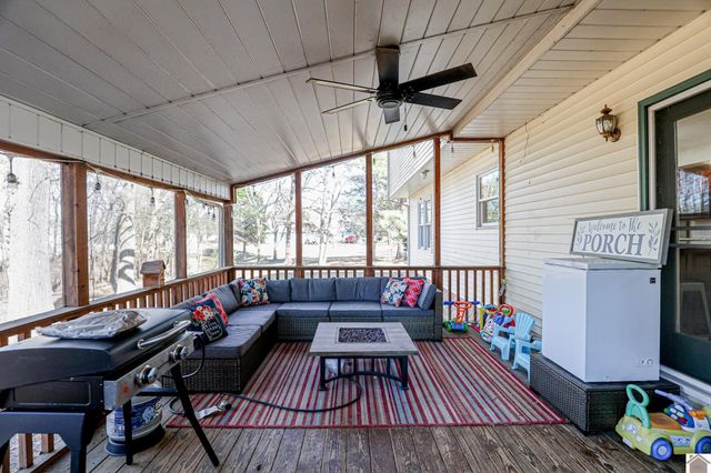 735 Christa Dr, Paducah, KY 42003