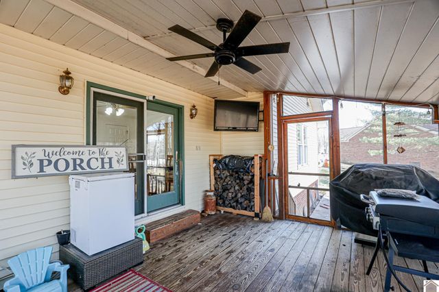 735 Christa Dr, Paducah, KY 42003