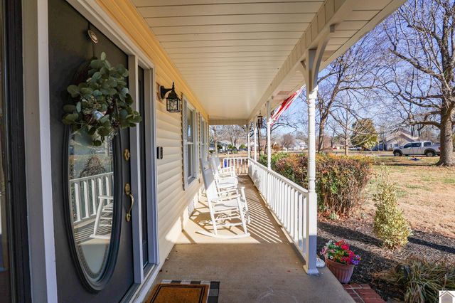 735 Christa Dr, Paducah, KY 42003