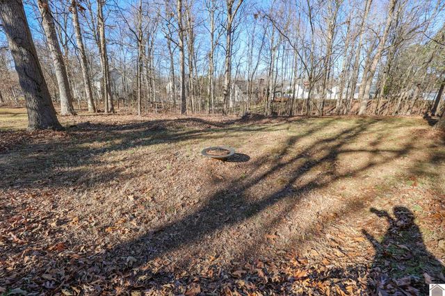 735 Christa Dr, Paducah, KY 42003