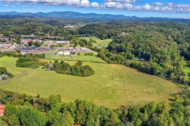 195 River Street, Ellijay, GA 30540