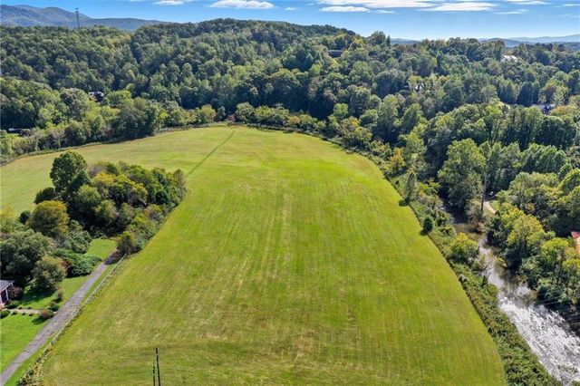 195 River Street, Ellijay, GA 30540