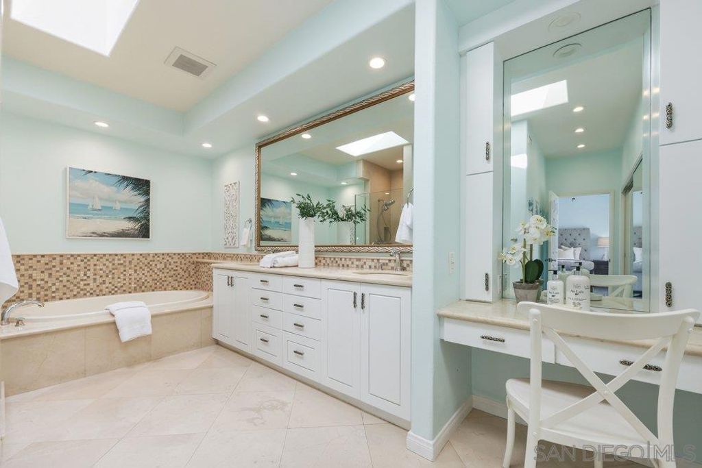 Image 11 of property listing at 3623 Paseo Vista Famosa, Rancho Santa Fe, CA 92091