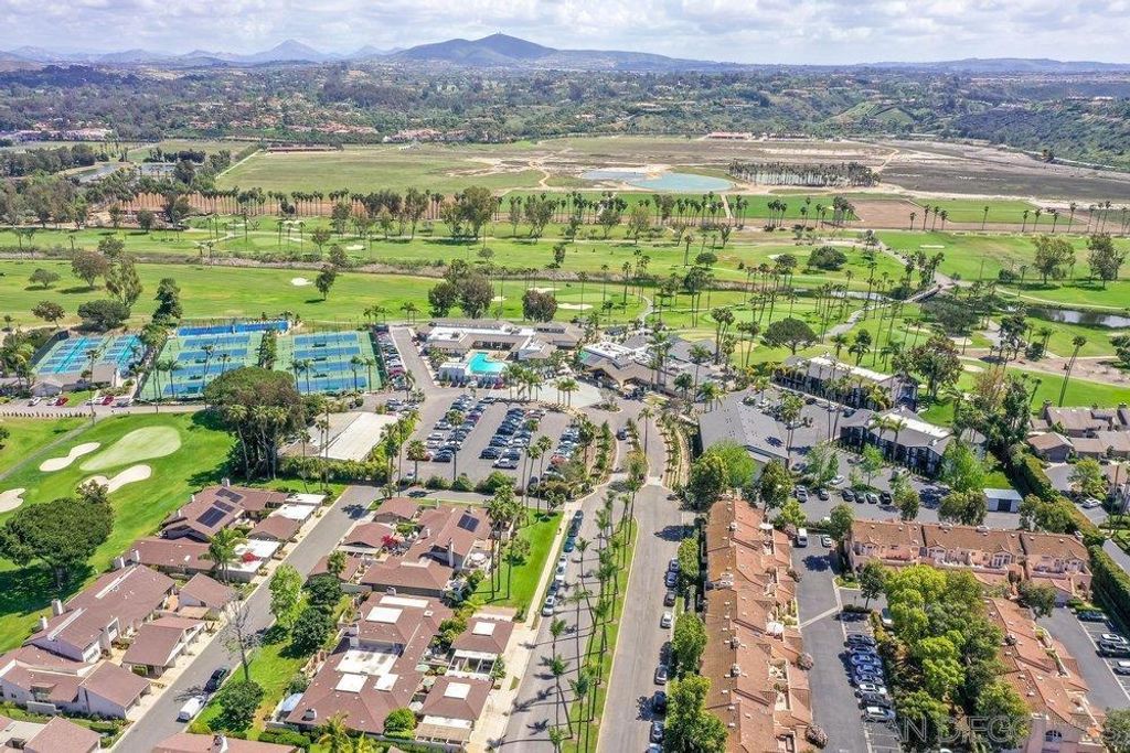 Image 20 of property listing at 3623 Paseo Vista Famosa, Rancho Santa Fe, CA 92091