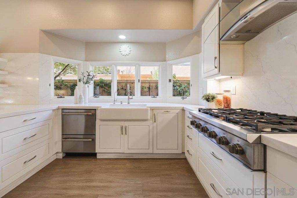 Image 4 of property listing at 3623 Paseo Vista Famosa, Rancho Santa Fe, CA 92091